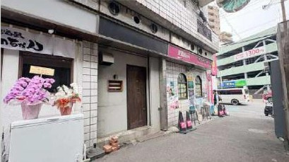 京橋プルトンビルの外観