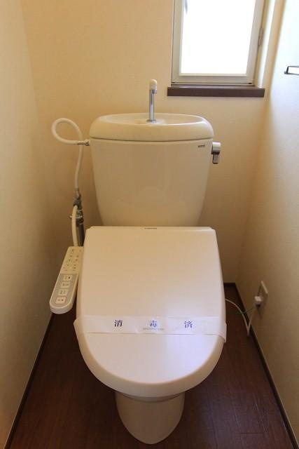 服部邸Ａのトイレ|トイレは嬉しい温水洗浄便座
