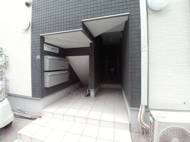 プライム御影本町のエントランス