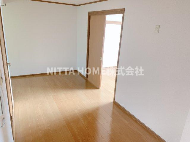 サニーハウス城西の内装|リビングに独立した洋室が3室あります(^^)/