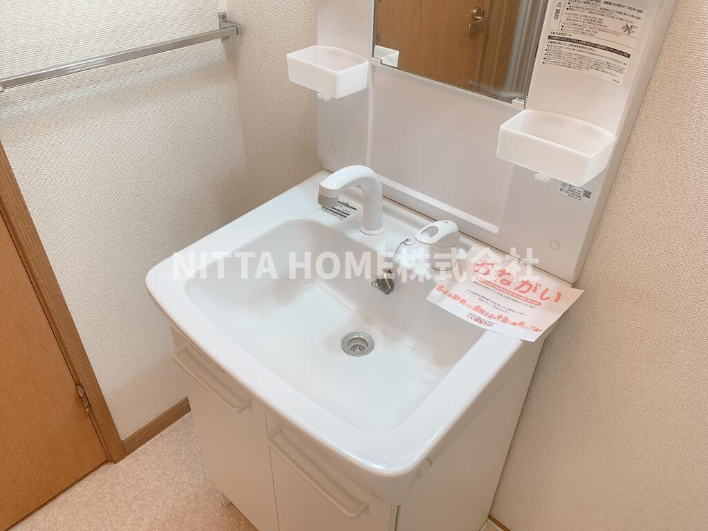 サニーハウス城西の洗面所|独立洗面化粧台で朝の身支度はバッチリ！！