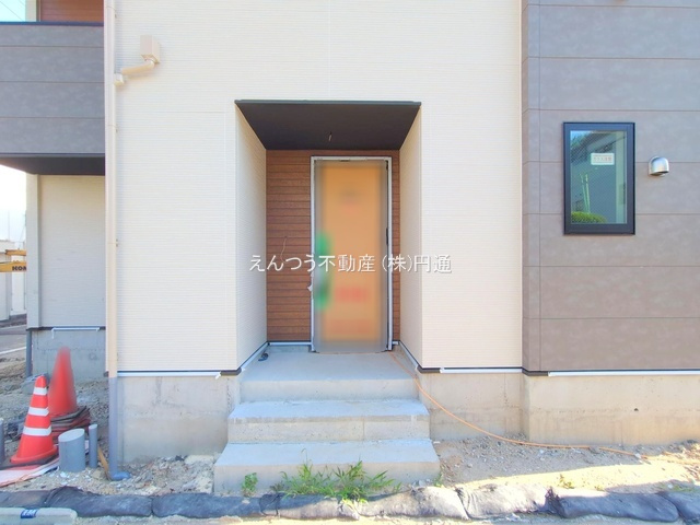 リガーレ柳原1期の玄関