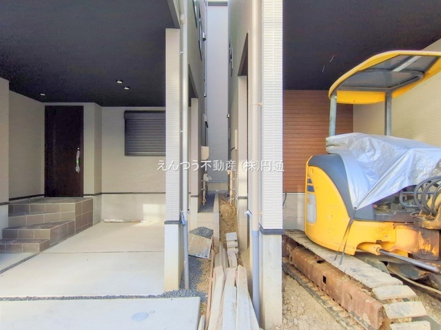 リガーレ柳原1期の駐車場