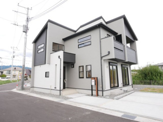 【外観】 | 甲斐市篠原 オール電化新築2棟 2号棟 カースペース並列3台