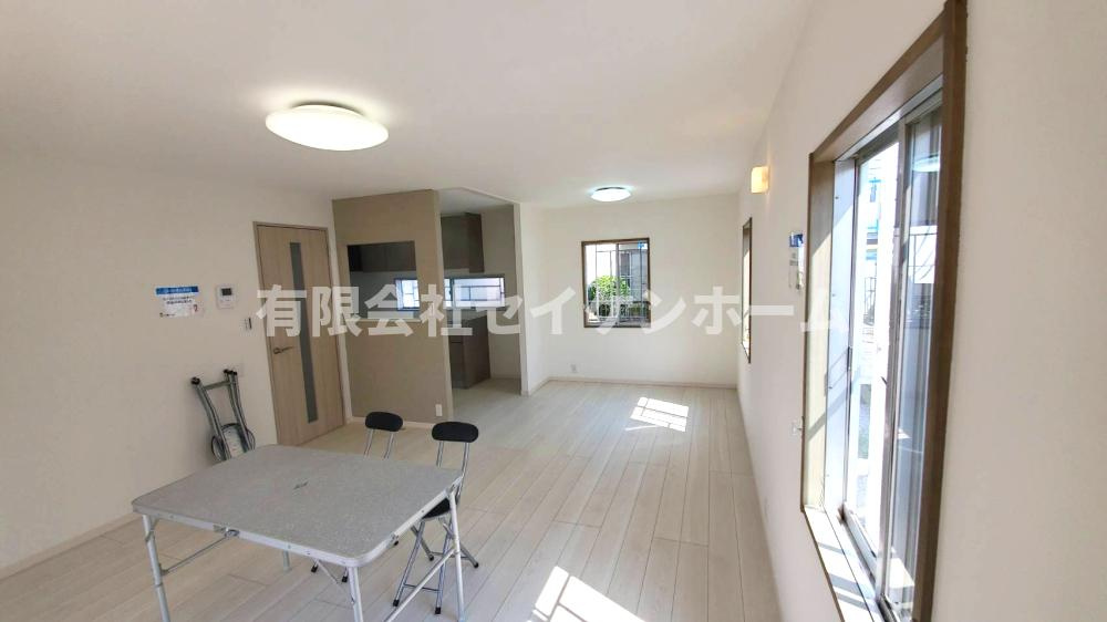 深谷市高島　中古戸建　リフォーム済の居間・リビング