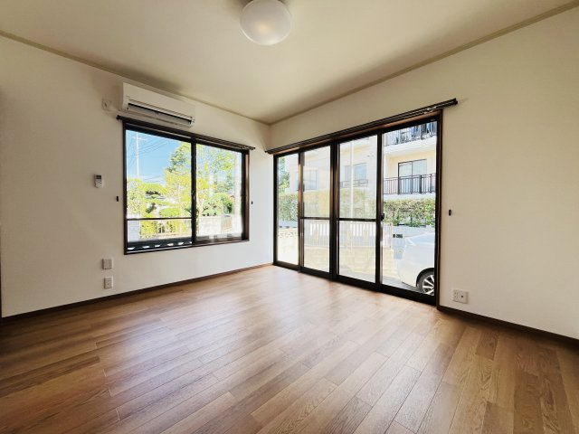【居間・リビング】 | 深谷市稲荷町３丁目　中古戸建