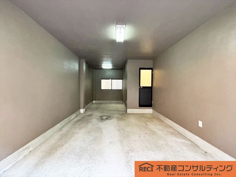 西宮市弓場町3-16の駐車場