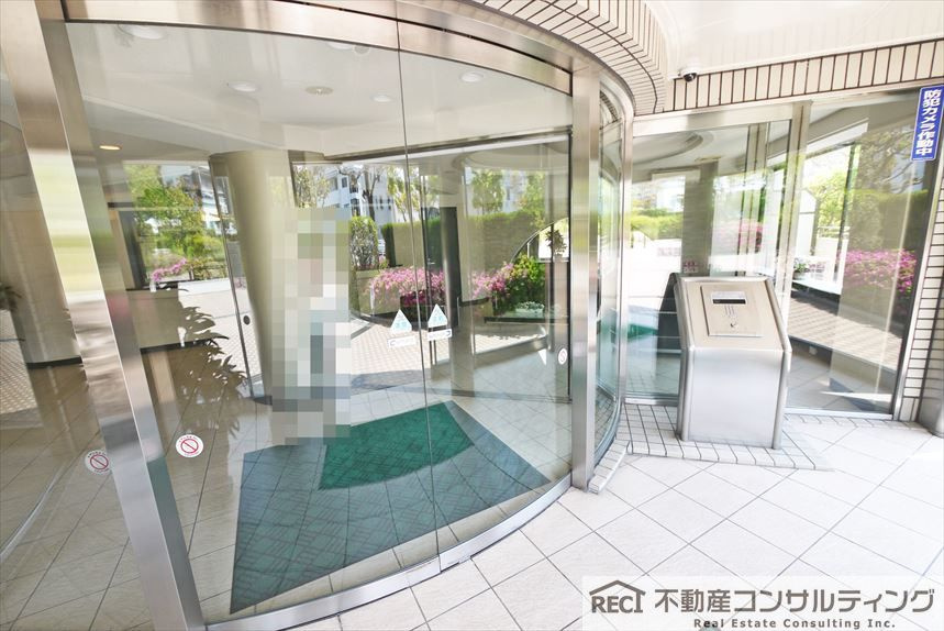 グランフェルティ本山のエントランス