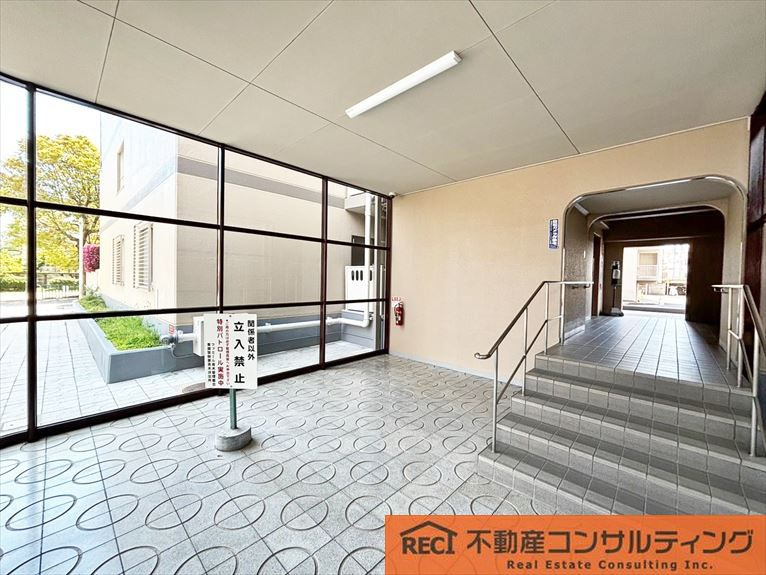 ファミール青木のエントランス