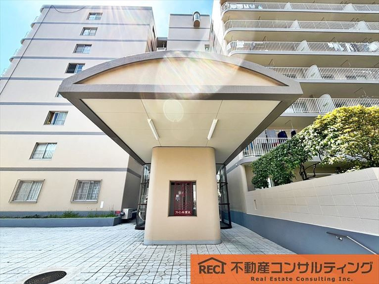 ファミール青木のエントランス