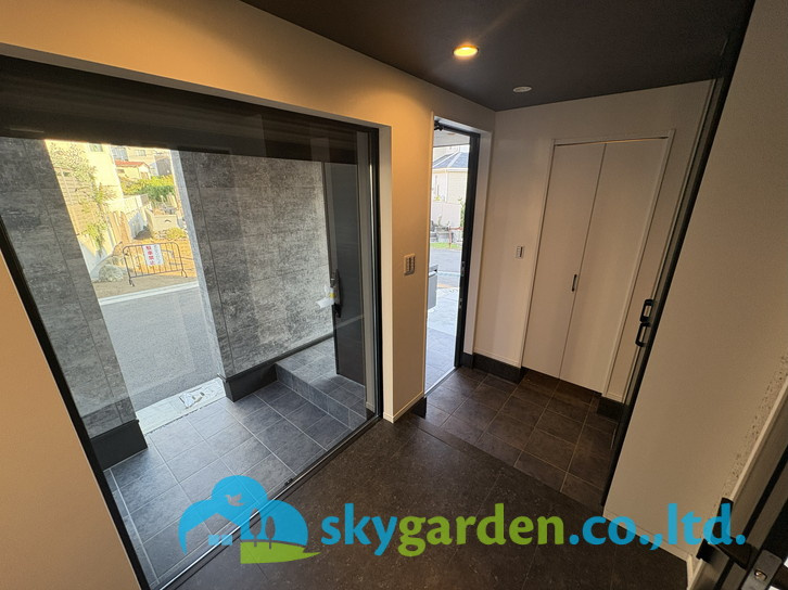 茅ヶ崎市高田1丁目　新築戸建　全1棟1号棟の玄関