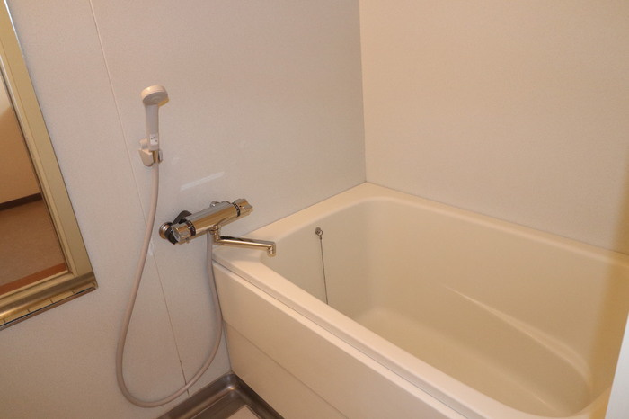 ソレイユハイツの浴室