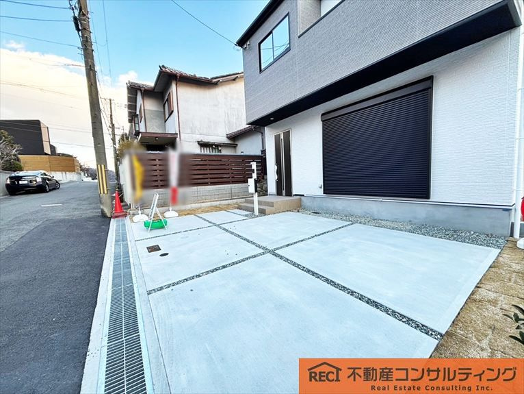 神戸市東灘区鴨子ヶ原3丁目　新築戸建　2号棟の駐車場