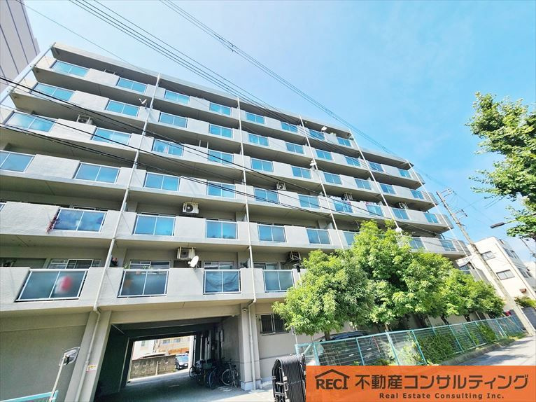 東灘サンハイツの外観