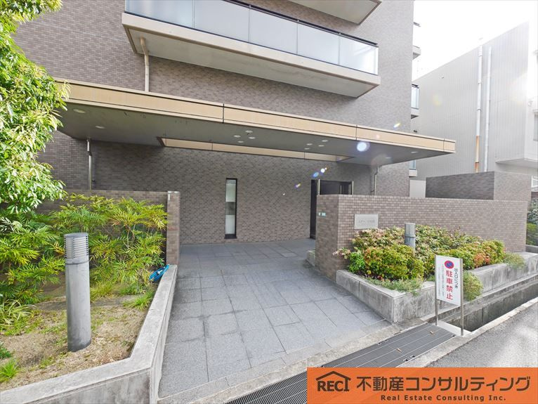 ステイツ苦楽園ガーデンヒルズのエントランス