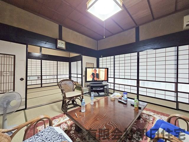 【和室】 | 島根町大芦中古戸建 | 畳の上でゆっくりとくつろげる和室です