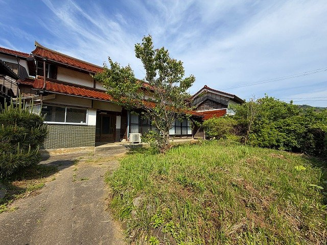 【外観】 | 島根町大芦中古戸建 | 広い庭で様々な活用ができます。