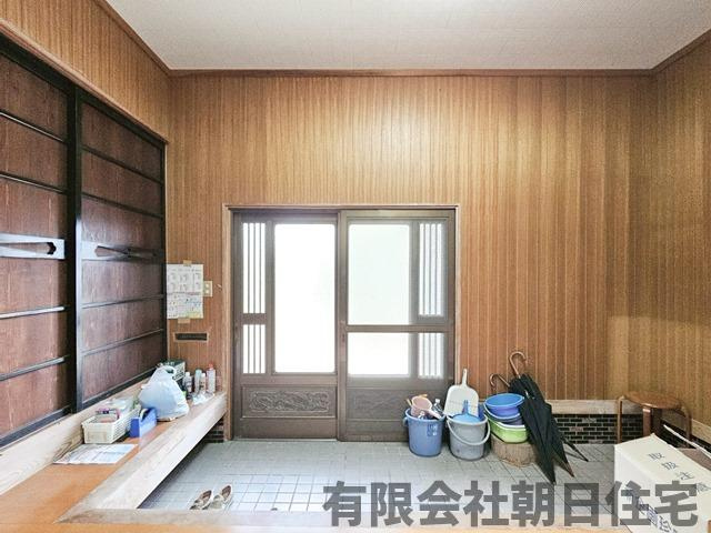 【玄関】 | 島根町大芦中古戸建 | 明るい玄関です