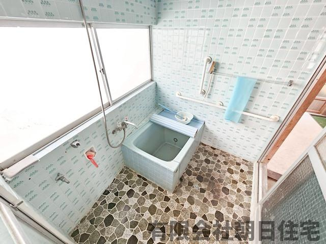 【浴室】 | 島根町大芦中古戸建 | コンパクトで使いやすいお風呂です