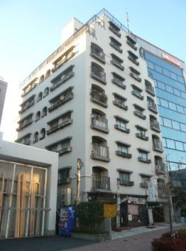 【外観】 | グリーンコーポ東中野 | 鉄筋コンクリート造のがっちりとした建物。