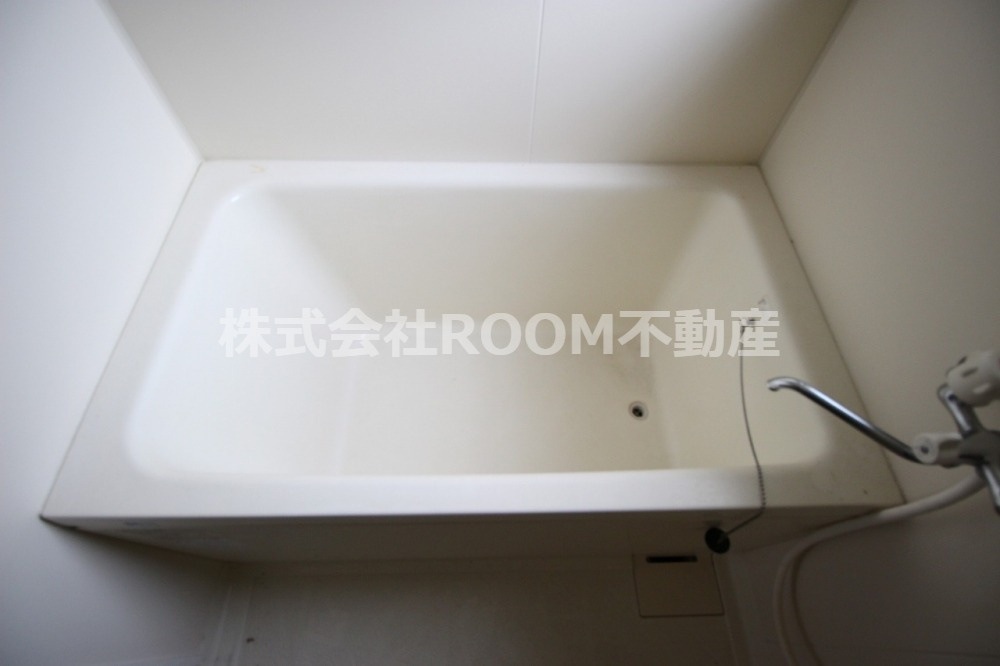 コーポクレサンサマムの浴室