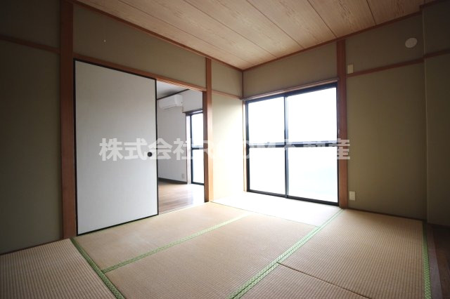 コーポクレサンサマムの和室