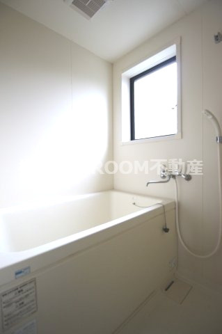 コーポクレサンサマムの浴室