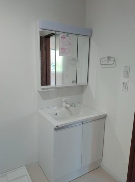 下柏町 2号地 建売未入居戸建の独立洗面台