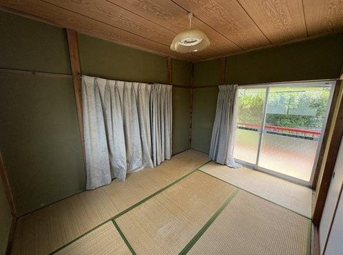 【居間・リビング】 | 伊東市瓶山一丁目　戸建