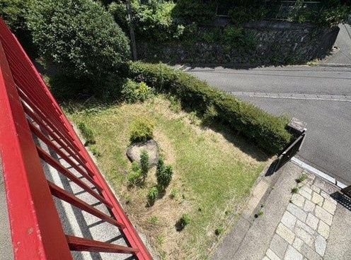 【庭】 | 伊東市瓶山一丁目　戸建