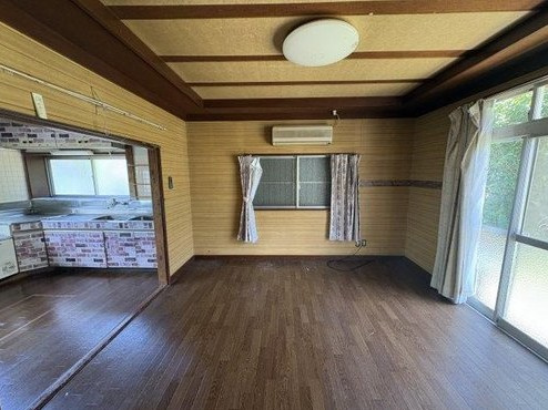 【居間・リビング】 | 伊東市瓶山一丁目　戸建