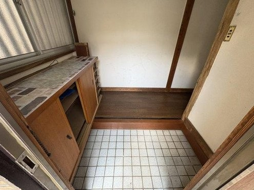 【玄関】 | 伊東市瓶山一丁目　戸建