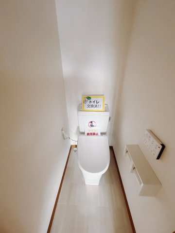 【中古戸建】前橋市山王町のトイレ|■トイレ｜1階・2階にトイレをご用意しております。白でと統一されたトイレは清潔感溢れるトイレになっています♪