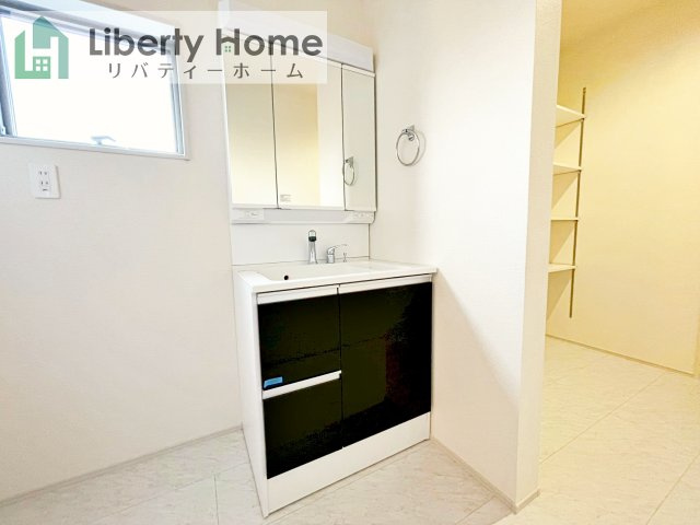 第1石岡市下林　新築戸建の独立洗面台