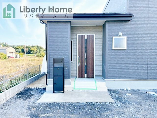 第1石岡市下林　新築戸建のエントランス