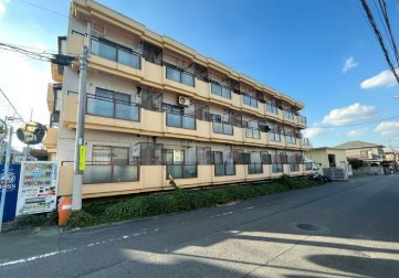 【外観】 | シャレードマルシン | 鉄筋コンクリート造のがっちりとした建物。