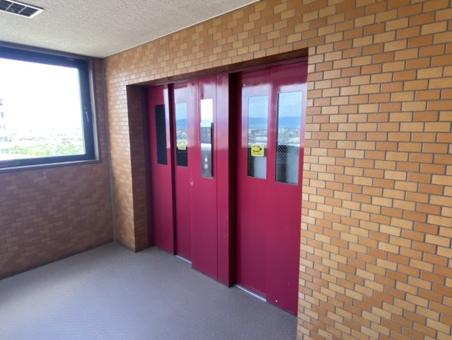 ネオハイツ千歳公園のその他共用部分|エレベーター（9人乗り2基）