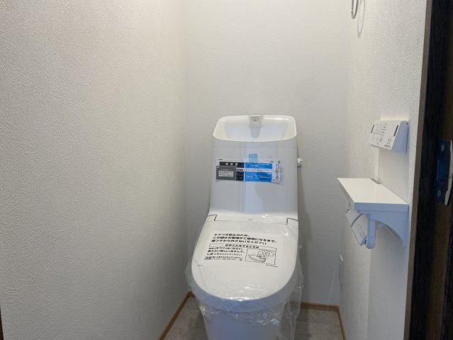 ネオハイツ千歳公園のトイレ|新品のトイレに交換済み！清潔感と明るさに満ちた快適な空間に生まれ変わりました。