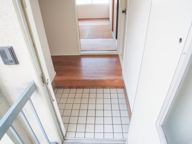 ハイツ千代ヶ丘の玄関