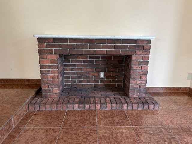 泉町下川　４LDK　中古住宅の玄関|収納もある玄関です