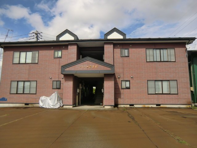 ファミーユ壱番館の外観