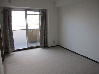 【その他】 | ライオンズマンション和泉上町 | 洋室約６.２畳　※前回募集時／２０１６年７月の写真