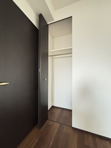 グラン・パレ大倉山ウエストタワーの収納|約6.0帖の洋室にあるクローゼット