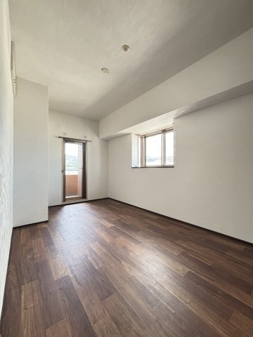 グラン・パレ大倉山ウエストタワーの洋室|約6.8帖の洋室