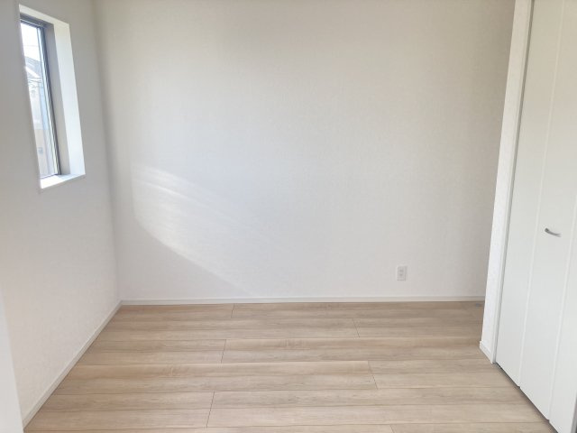 クレイドルガーデン高崎市箕郷町上芝第7　３号棟の洋室|洋室２です