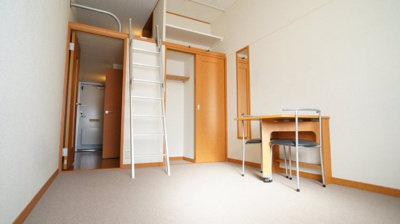 【居間・リビング】 | レオパレストラッド