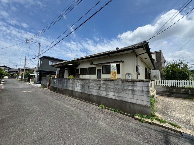 【認定中古】小倉南区中貫1丁目　ー平屋ー4LDK　【小倉南区　中古戸建て】の外観|駐車スペースは２台可能♪【小倉南区　中古戸建】