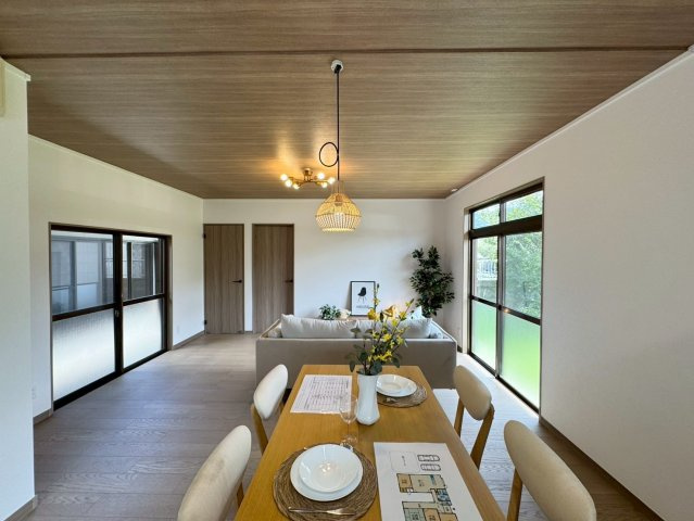 【居間・リビング】の画像