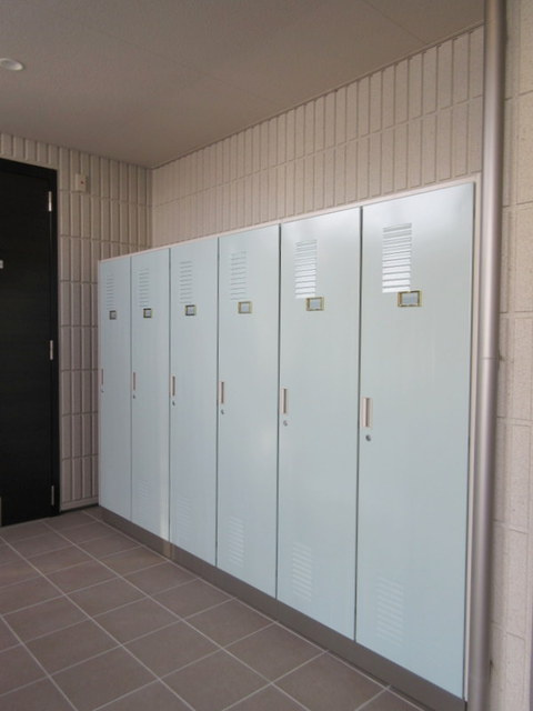 メゾンウィンベル芝のその他共用部分|★２階以上のお部屋には各戸専用のベビーロッカー付き★