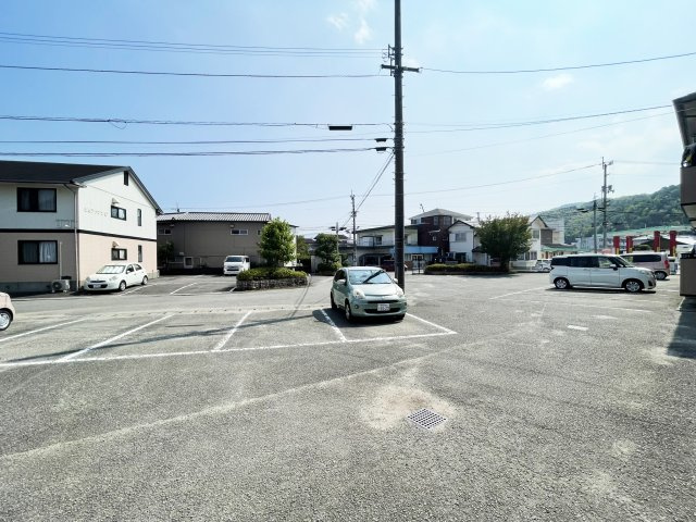 ピュアメゾン　B棟の駐車場